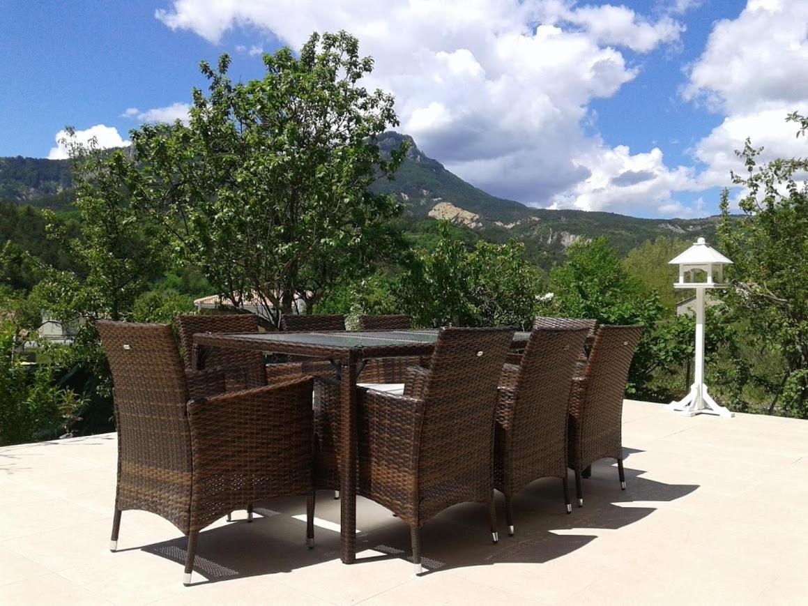 Bnb Castellane Chambre D'Hotes B&B Екстериор снимка