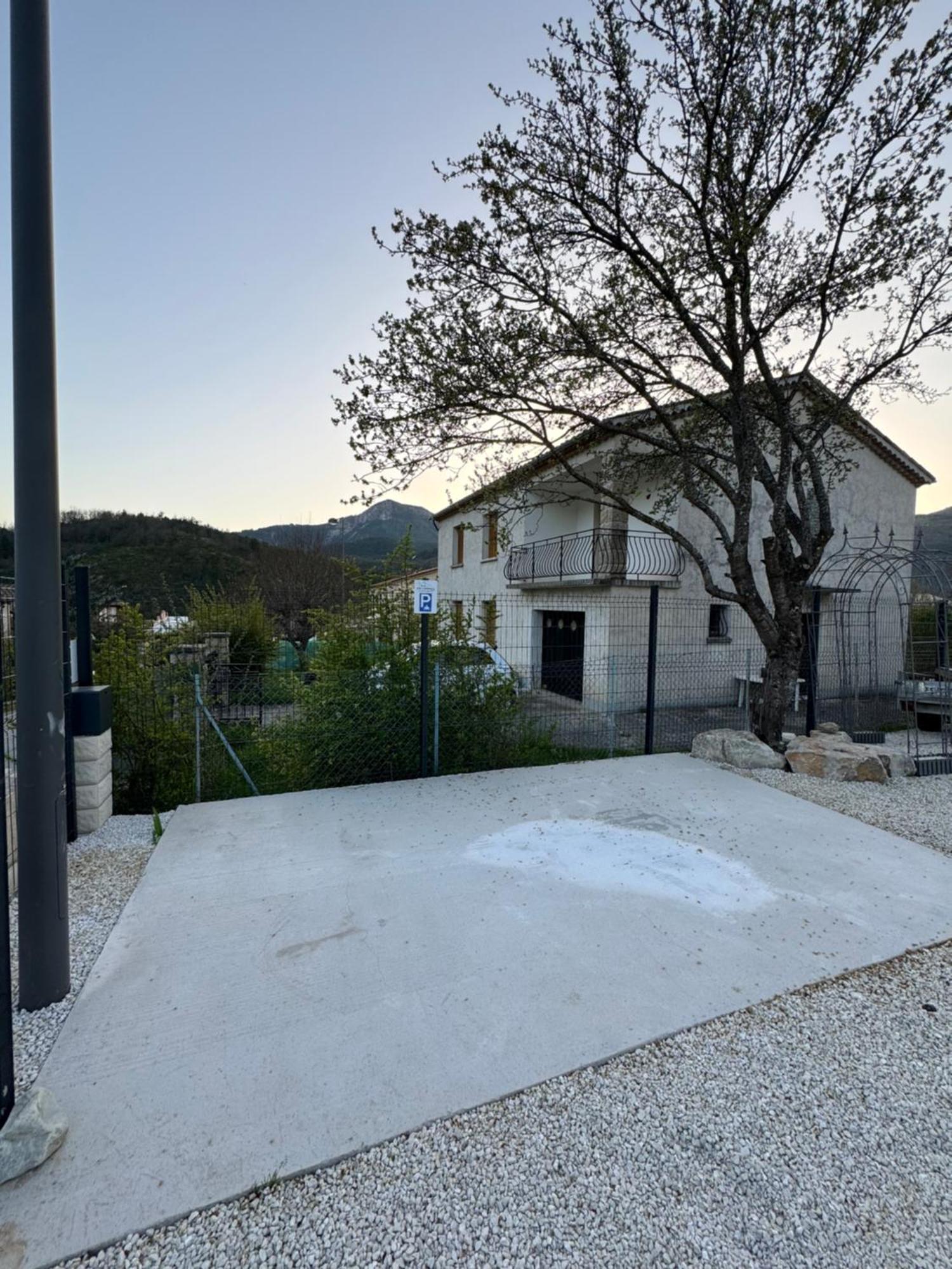 Bnb Castellane Chambre D'Hotes B&B Екстериор снимка