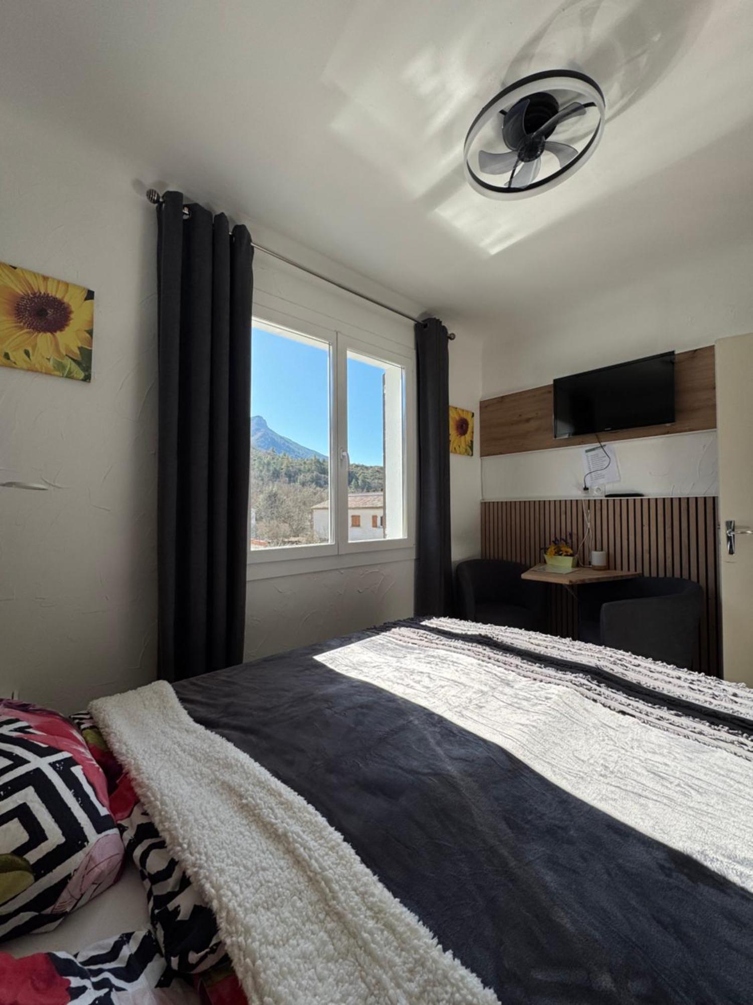 Bnb Castellane Chambre D'Hotes B&B Екстериор снимка
